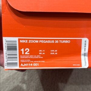 Nike Zoom Pegasus 35 Turbo in Black and Gray